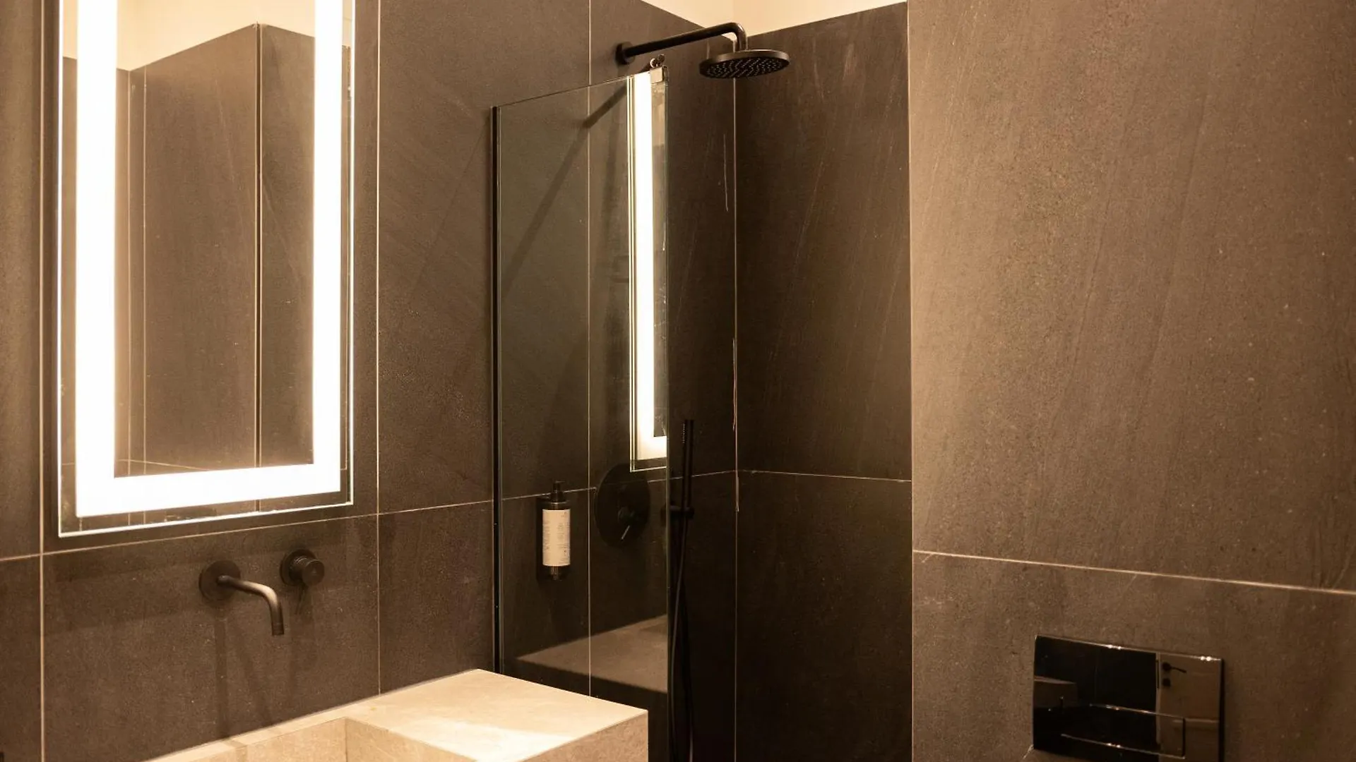 Taskou Luxury Suites Thessaloniki 0*,